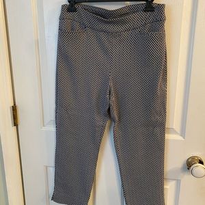Chico’s Brigitte Chevron Slim Crops Size 1